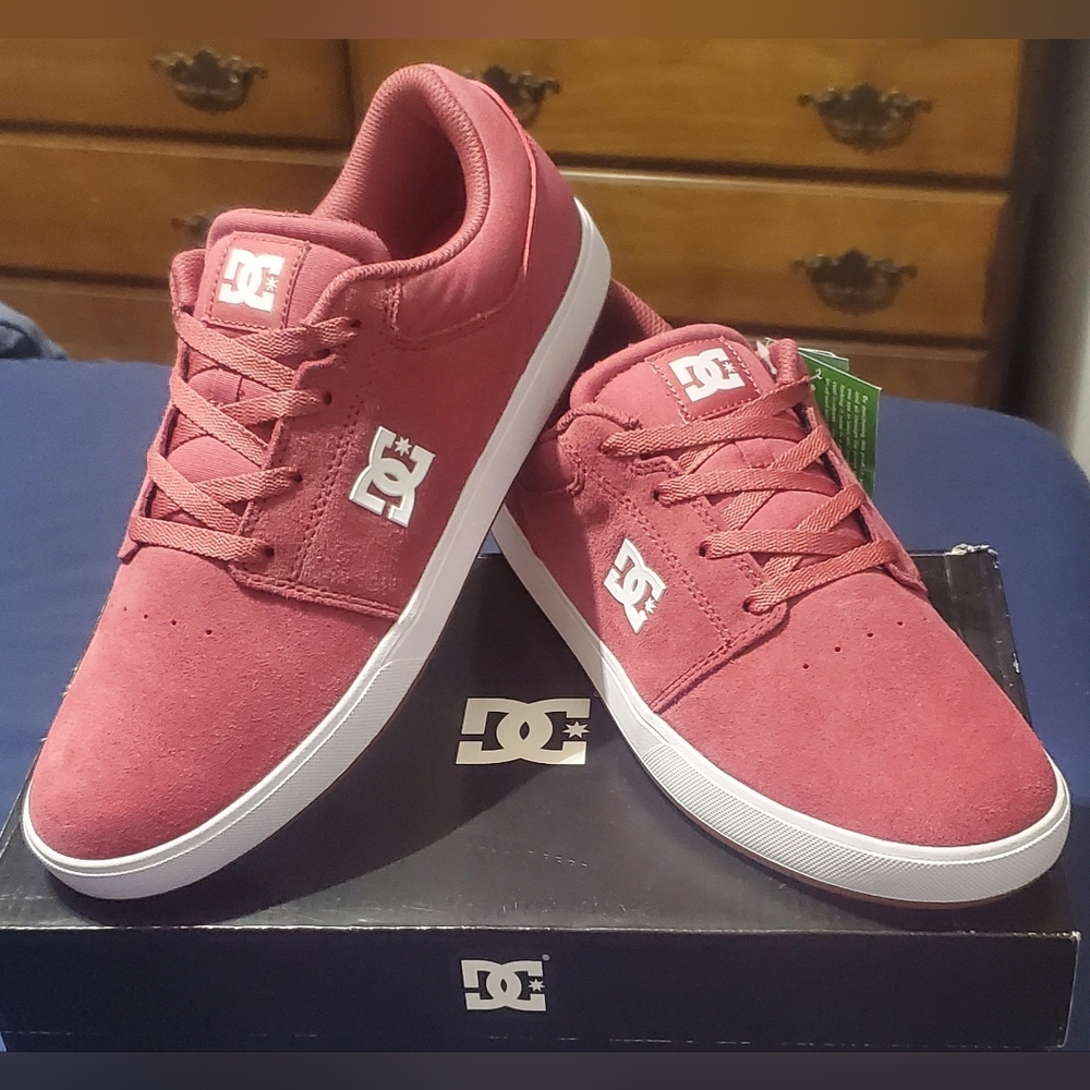 *SOLD on M!* DC Crisis 2-S Suede Lows,New In Box!   Mens 10